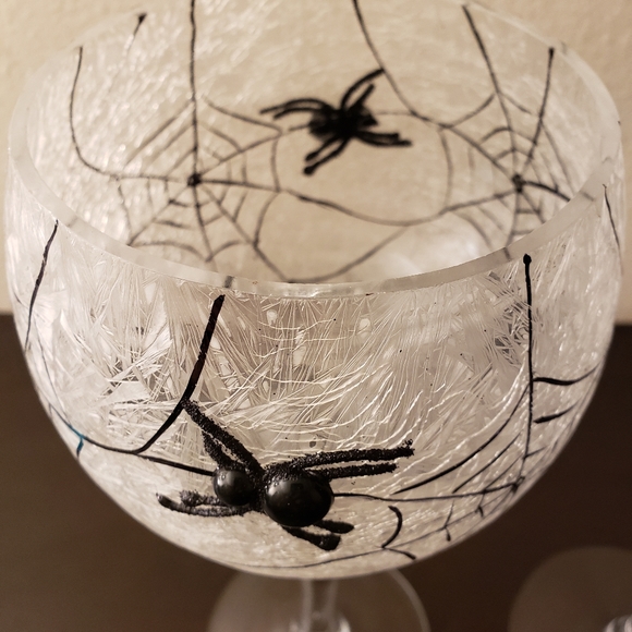 Spiderweb Candle Holders Set of 2. - Picture 4 of 6